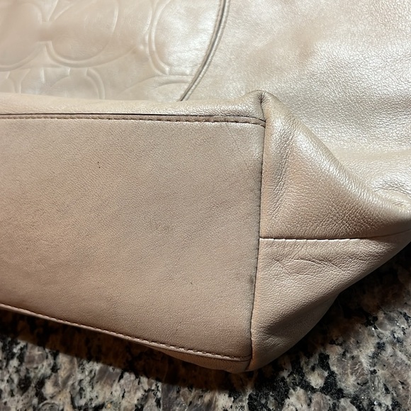 Coach Laura Signature bag - Picture 11 of 16